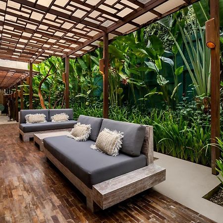 Lautan Kupu - Kupu Villas Kuta  Exterior photo