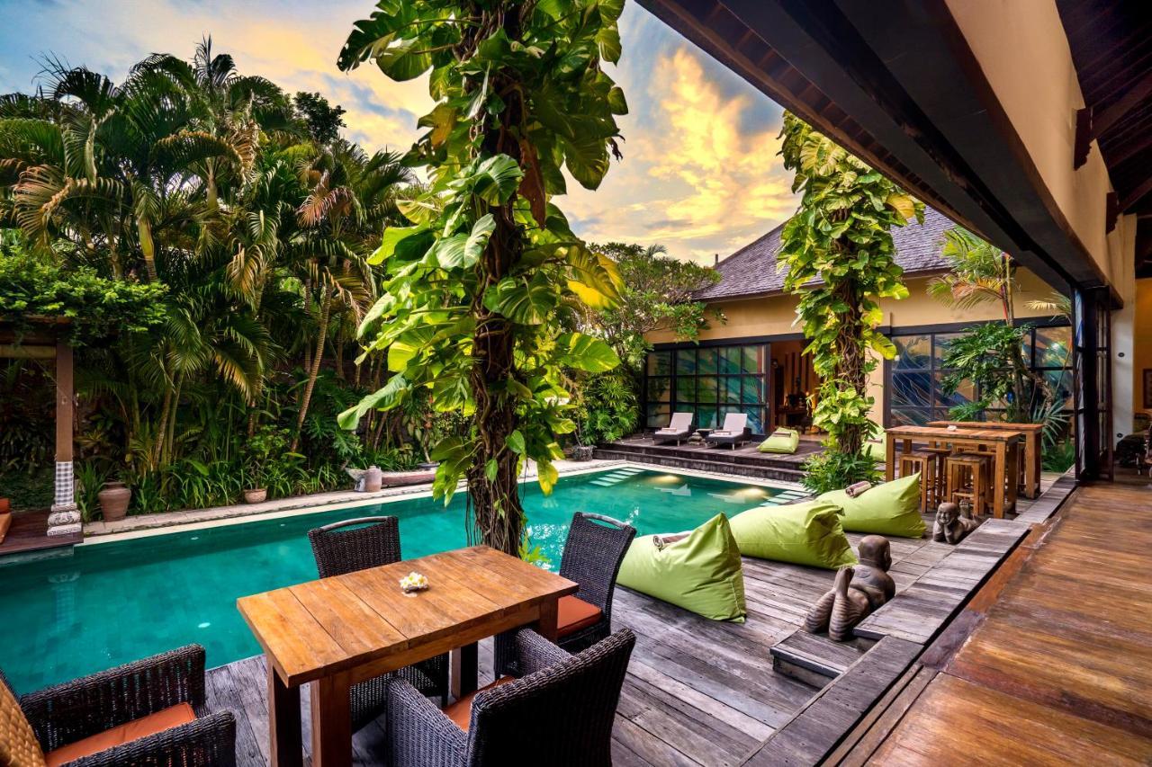 Lautan Kupu - Kupu Villas Kuta  Exterior photo