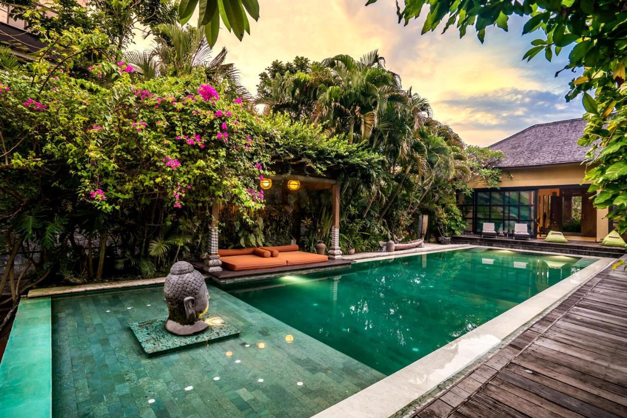 Lautan Kupu - Kupu Villas Kuta  Exterior photo