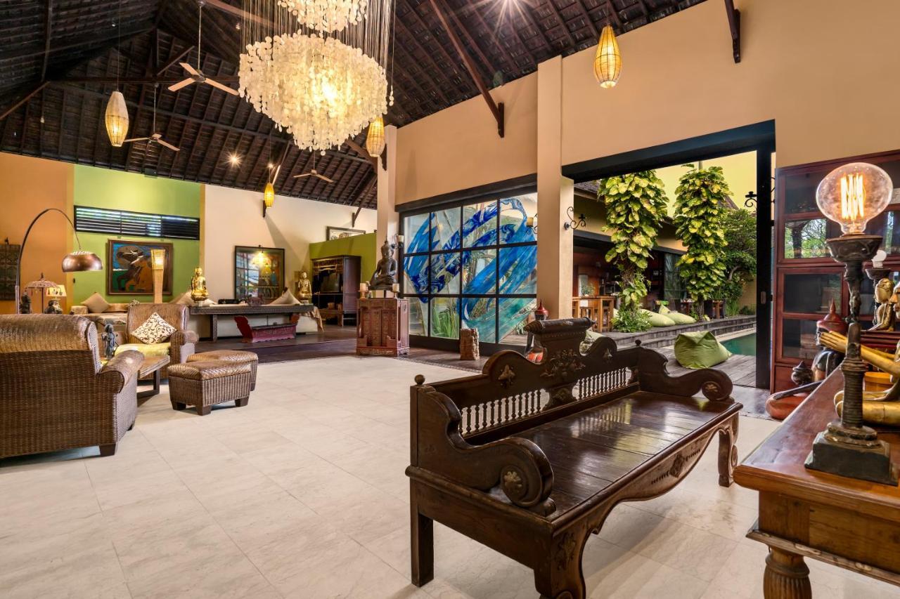 Lautan Kupu - Kupu Villas Kuta  Exterior photo