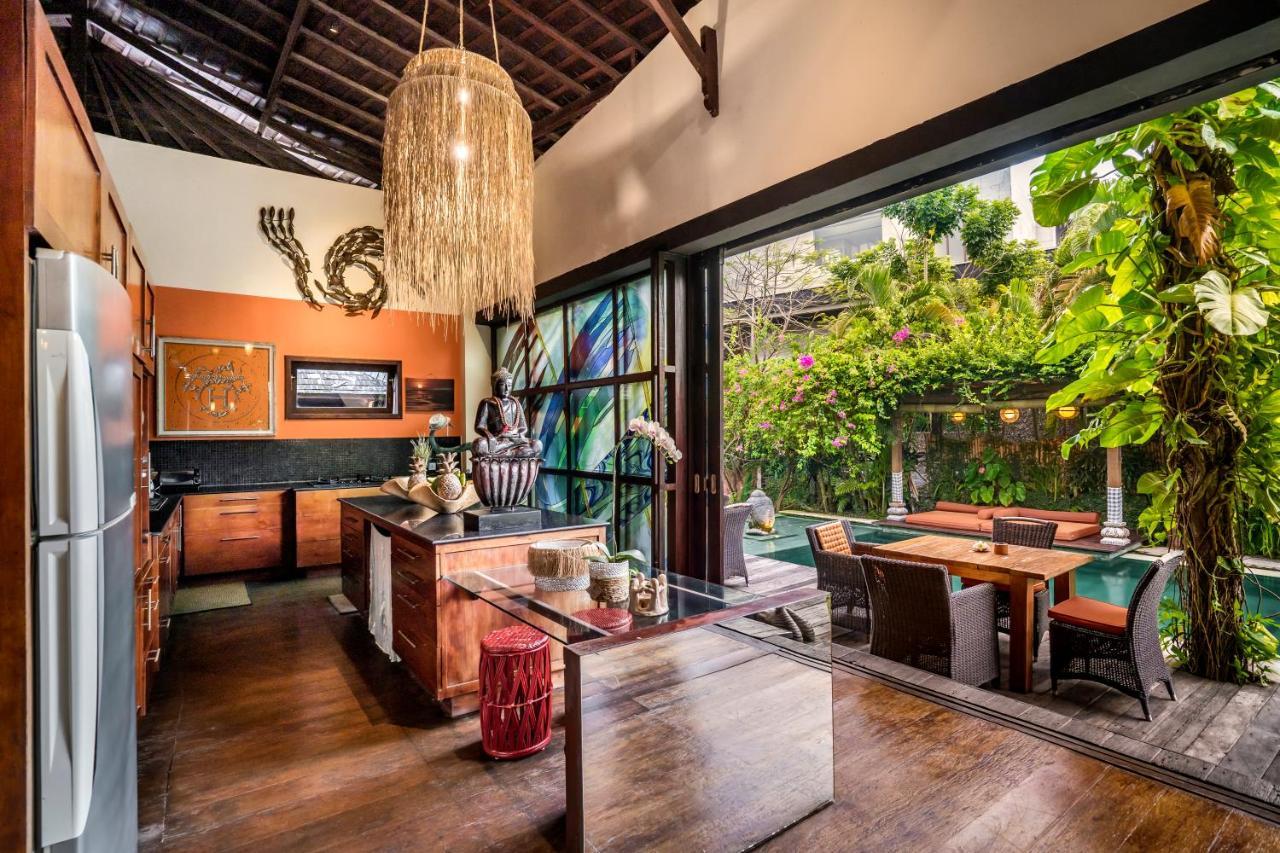 Lautan Kupu - Kupu Villas Kuta  Exterior photo